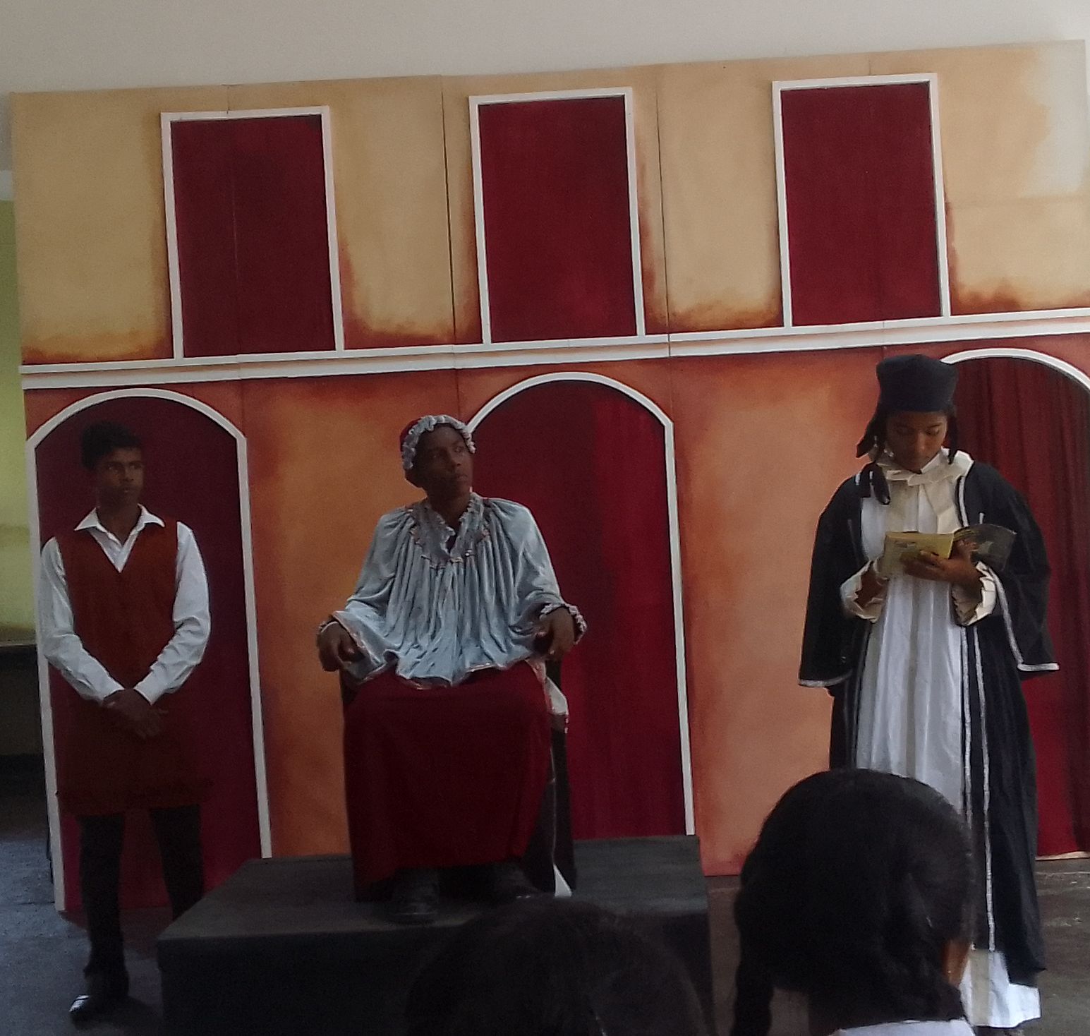 පාසලේ විශේෂ අවස්ථා, ඉසව් පිළිබද ප්‍රවෘත්ති